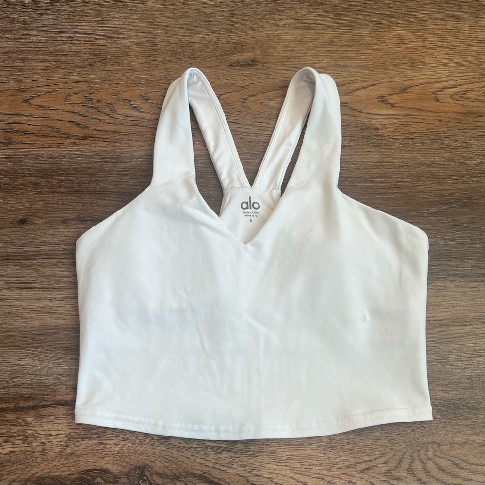 Alo Yoga Airbrush Real Bra Tank White Size Small Athleisure Pilates Workout - Picture 3 of 6